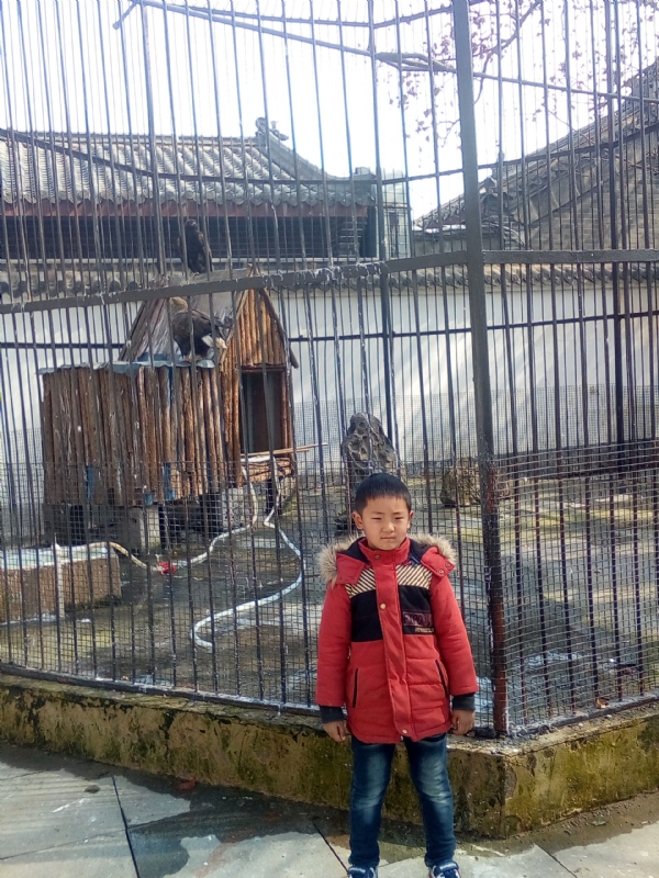 山高人伟峰的第一张照片--贵阳相亲服务中心