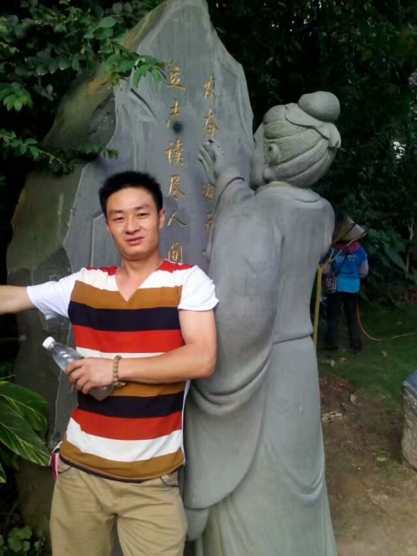 相依相伴的第一张照片--贵阳相亲服务中心