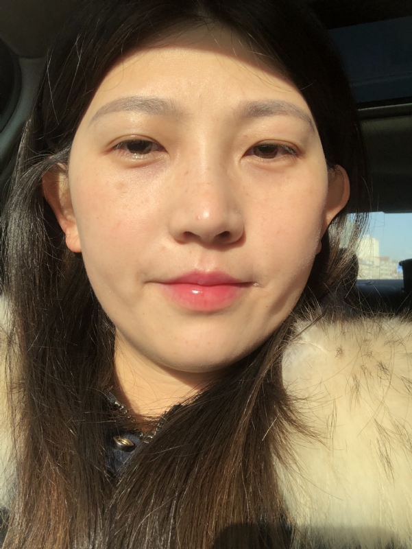 轻闭双眼的第一张照片--贵阳相亲服务中心