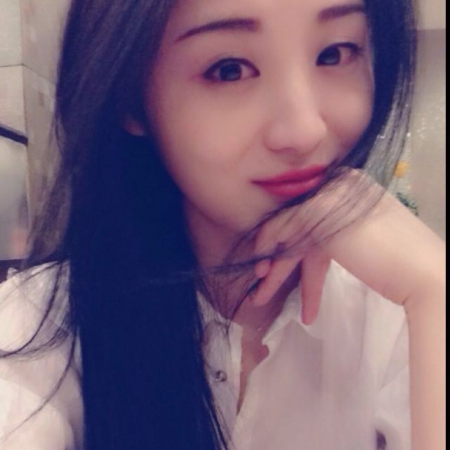 在水一方的第一张照片--贵阳相亲服务中心