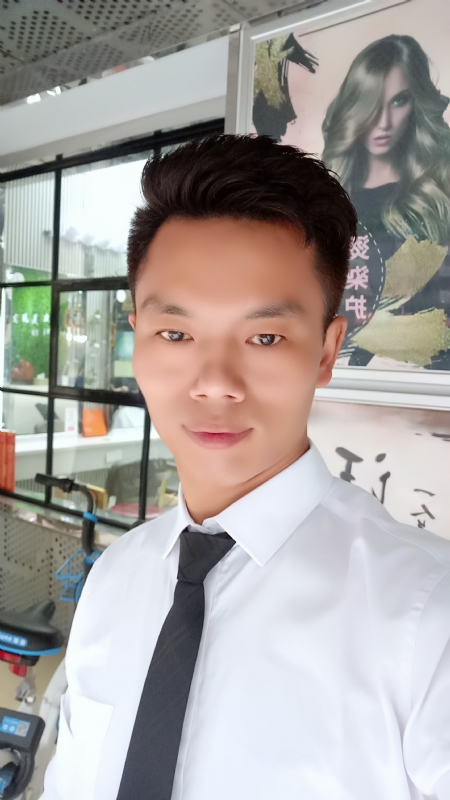 阳光男士的第一张照片--贵阳相亲服务中心