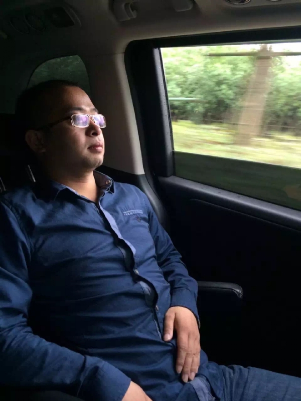 世界那么大的第三张照片--贵阳相亲服务中心