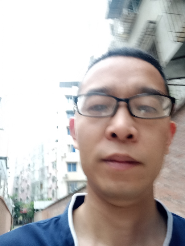 眼镜的第一张照片--贵阳相亲服务中心