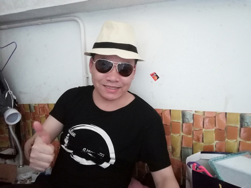 艰难爱情的第一张照片--贵阳相亲服务中心