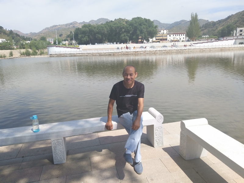 大漠独行的第一张照片--贵阳相亲服务中心