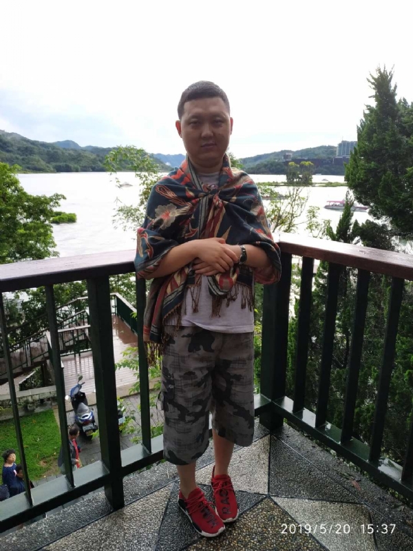 爱情里的俩个人的第一张照片--贵阳相亲服务中心