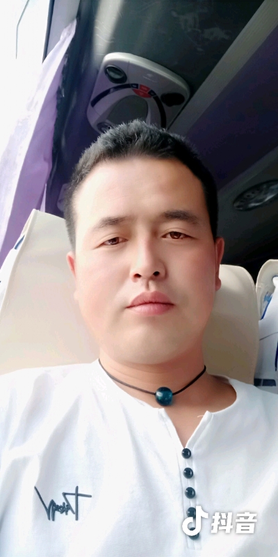 瞬间被爱上的第一张照片--贵阳相亲服务中心