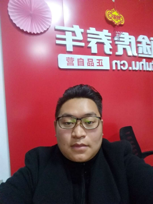 向上倾斜45度的第一张照片--贵阳相亲服务中心