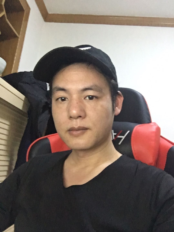 扛枪打鸟的第一张照片--贵阳相亲服务中心