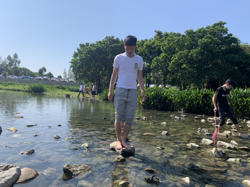 放假吃鸡的第二张照片--贵阳相亲服务中心