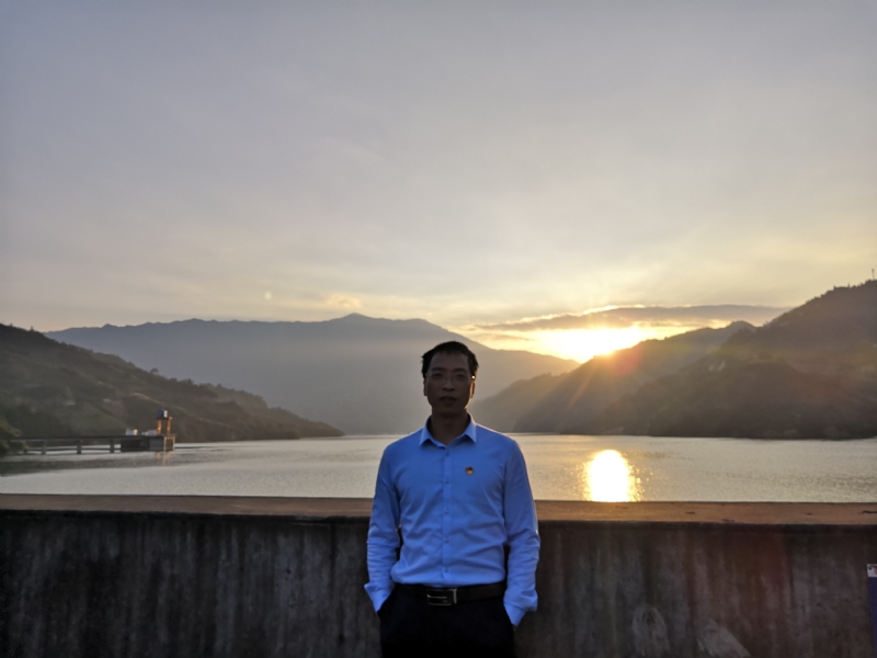 庸人自扰的第一张照片--贵阳相亲服务中心