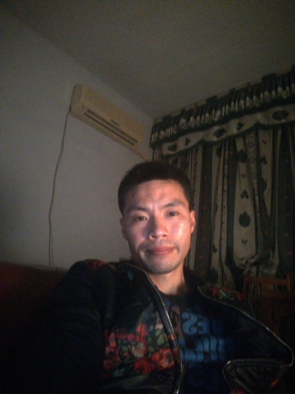 性情男儿的第一张照片--贵阳相亲服务中心