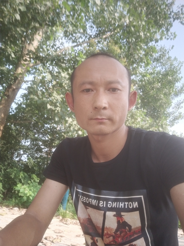 80大叔的第二张照片--贵阳相亲服务中心