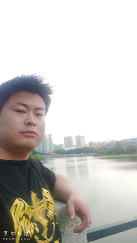 小海的第二张照片--贵阳相亲服务中心