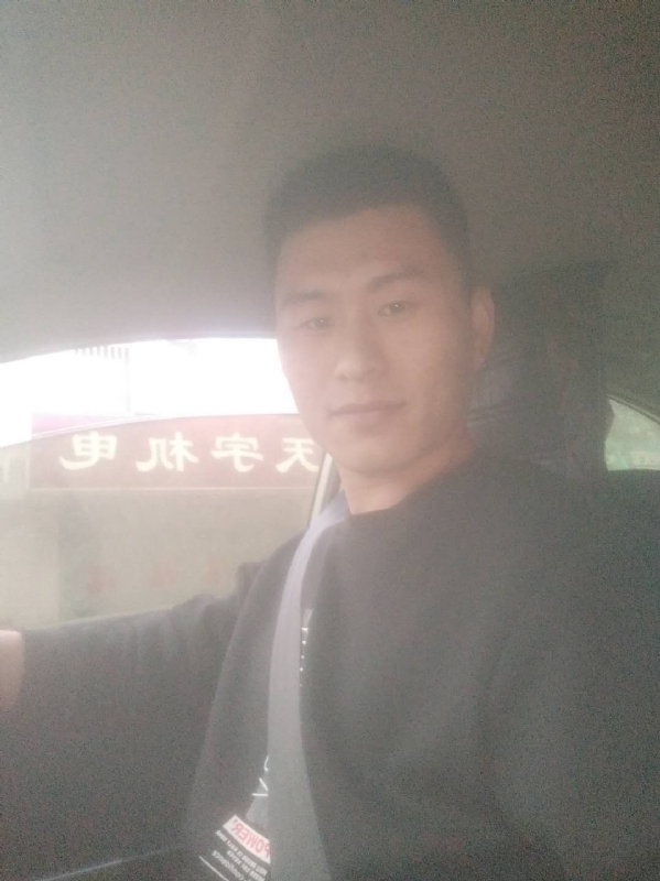 老鼠爱上猫的第一张照片--贵阳相亲服务中心