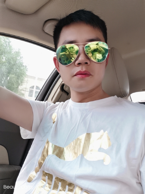 奋斗的第一张照片--贵阳相亲服务中心