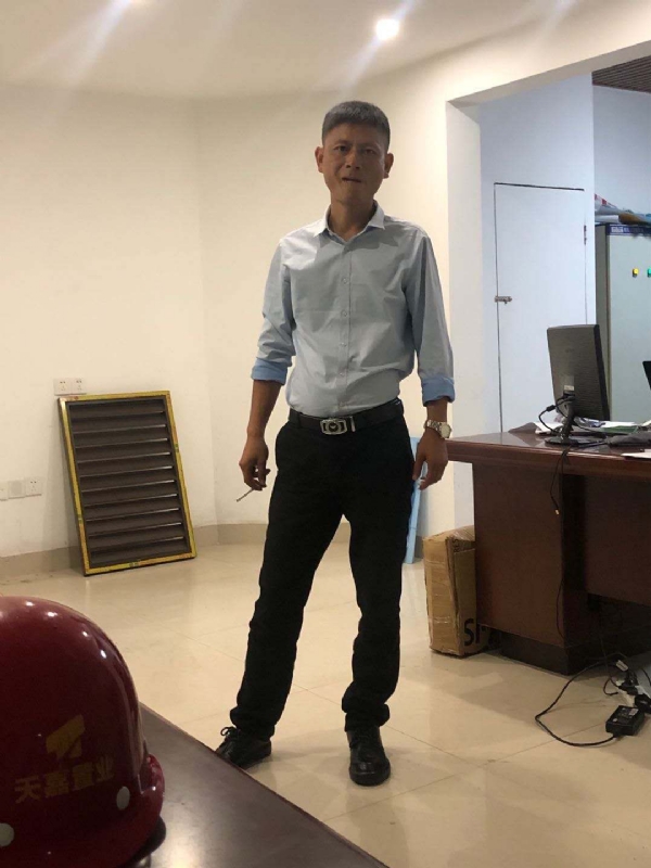 郁闷之中的第一张照片--贵阳相亲服务中心