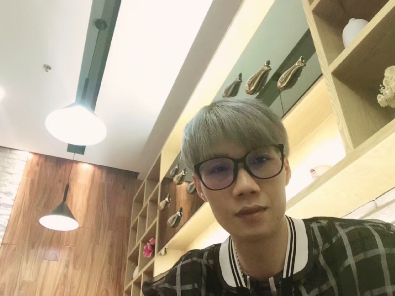 黄峰的第二张照片--贵阳相亲服务中心