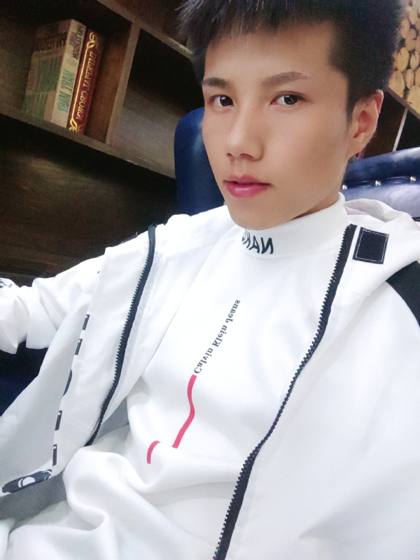 梁辞的第二张照片--贵阳相亲服务中心