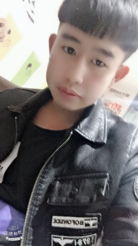 军绿色的第一张照片--贵阳相亲服务中心