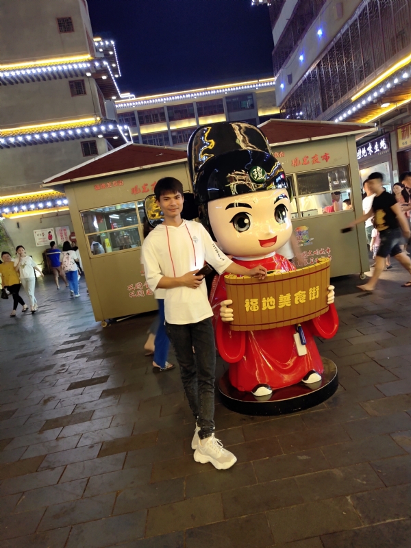 圆嘟嘟的瘦子的第一张照片--贵阳相亲服务中心