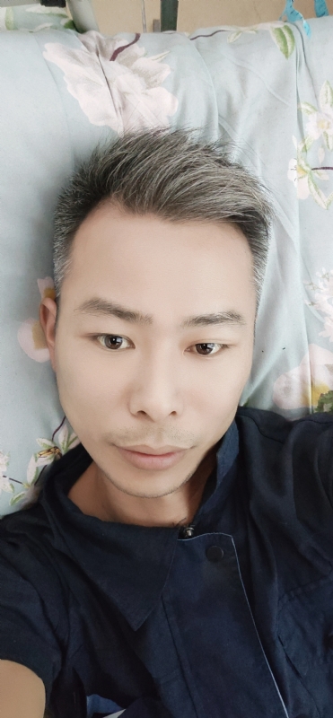 火山口的第一张照片--贵阳相亲服务中心