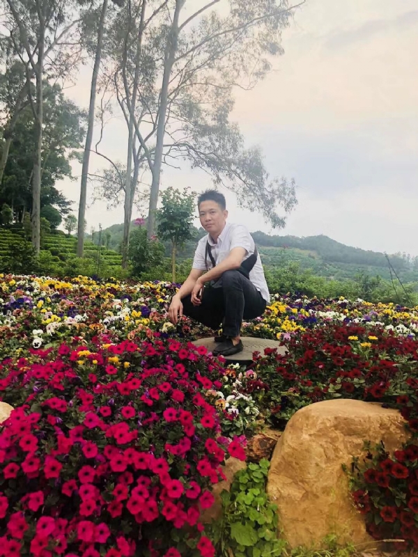 小郑的第一张照片--贵阳相亲服务中心