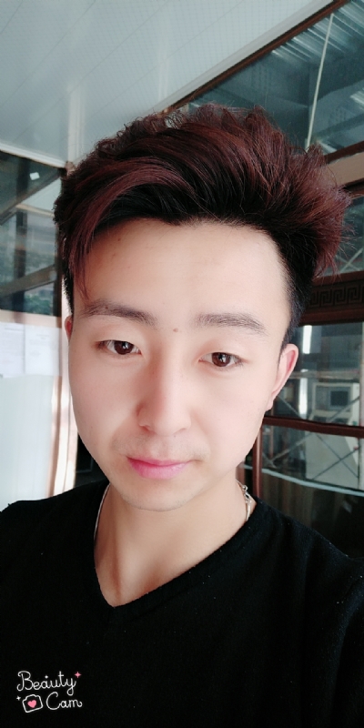 拼命微笑的第三张照片--贵阳相亲服务中心