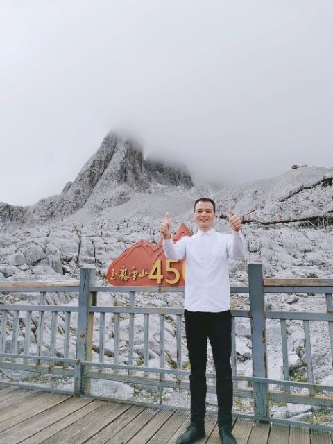 灰太狼的第一张照片--贵阳相亲服务中心