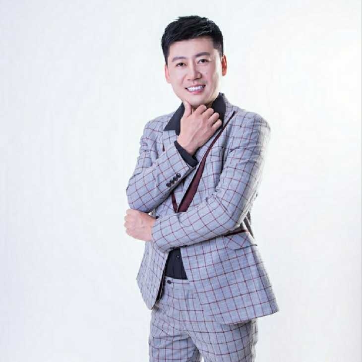 屋顶拾荒人的第一张照片--贵阳相亲服务中心