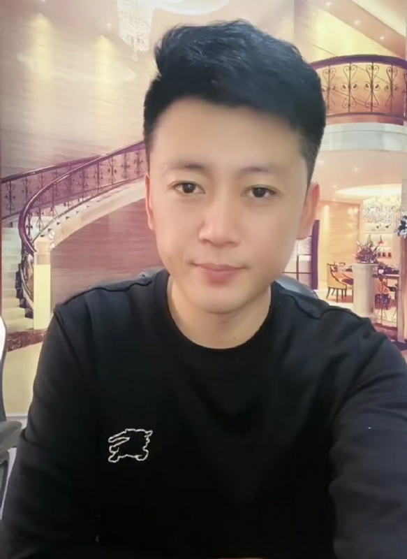 屋顶拾荒人的第三张照片--贵阳相亲服务中心