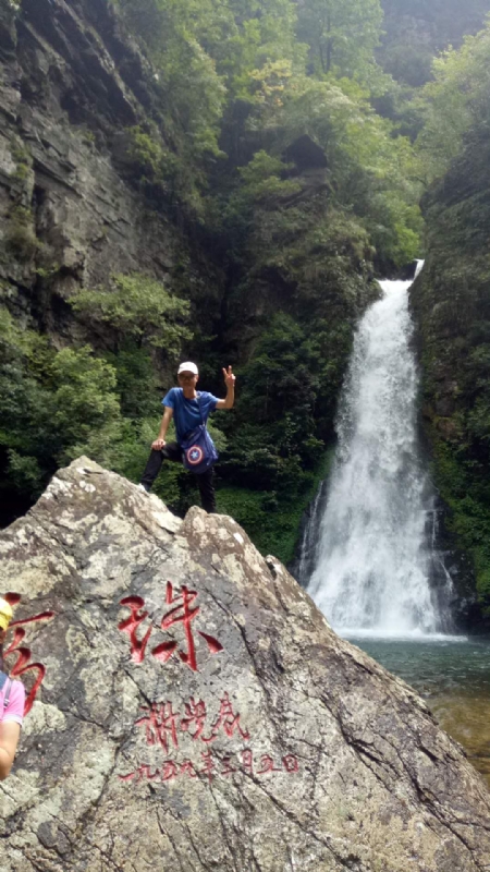 海岸岩崖的第一张照片--贵阳相亲服务中心