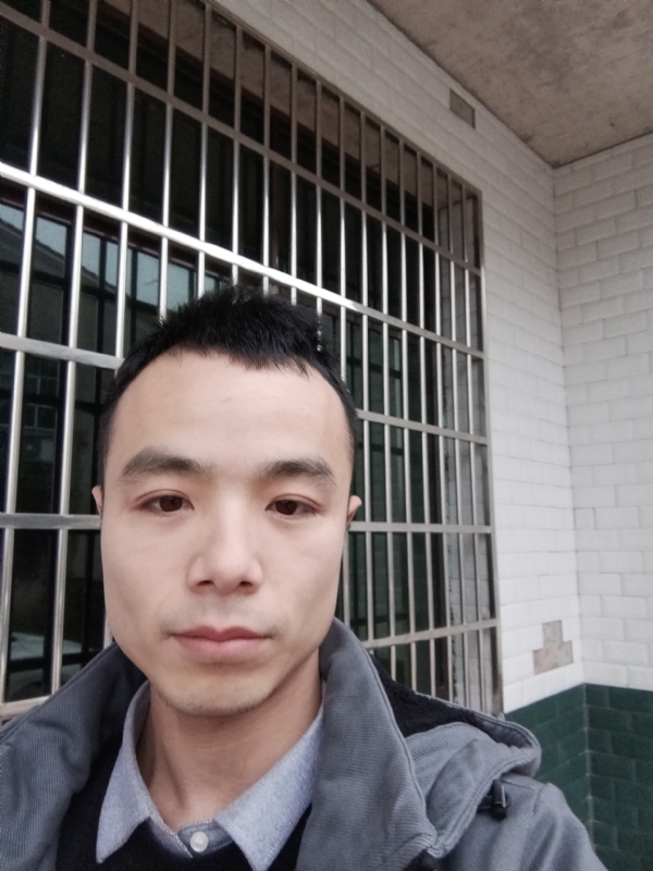 笑得那么开心的第三张照片--贵阳相亲服务中心