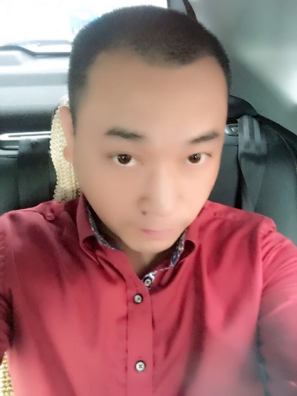 在一个路口等的第一张照片--贵阳相亲服务中心