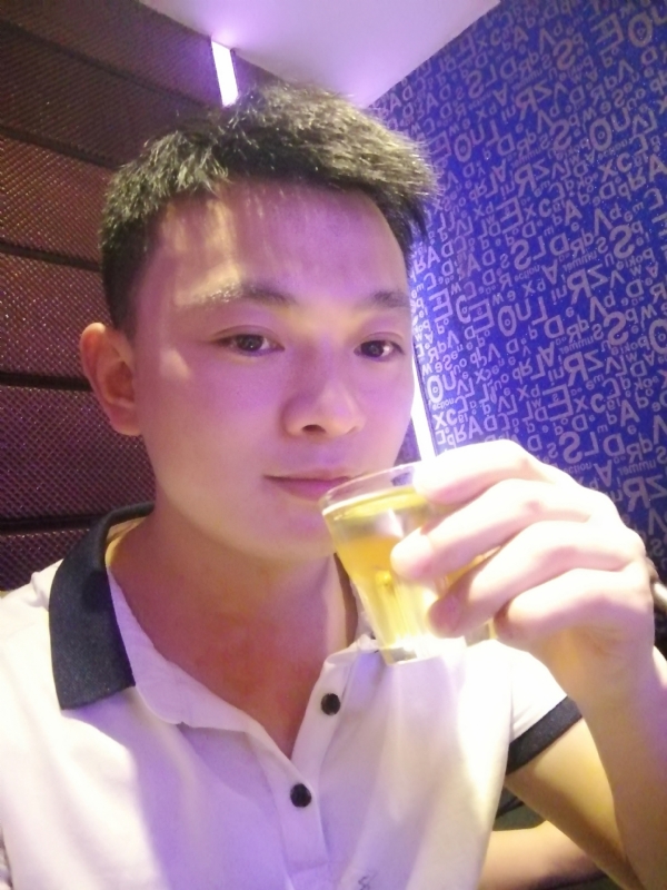 幸福的拥抱的第一张照片--贵阳相亲服务中心