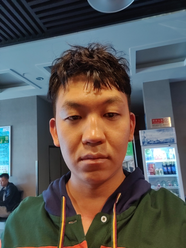 文哈哈的第一张照片--贵阳相亲服务中心