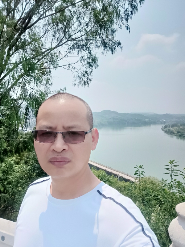 随缘随性的第一张照片--贵阳相亲服务中心