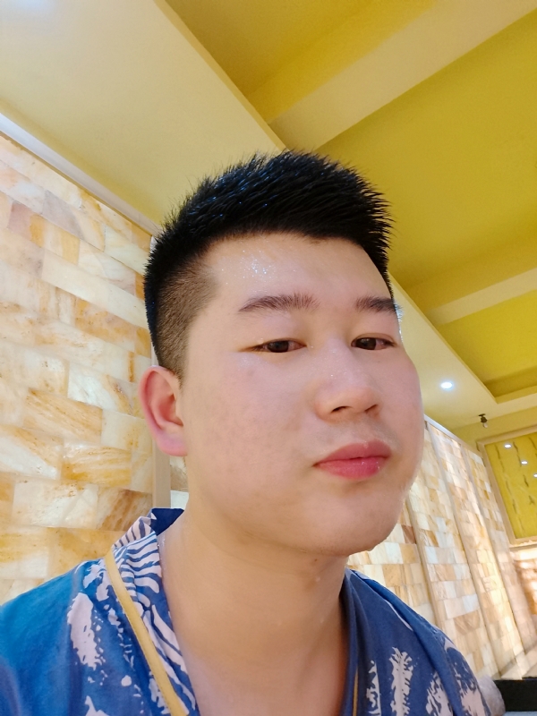 六月与阿十二的第一张照片--贵阳相亲服务中心