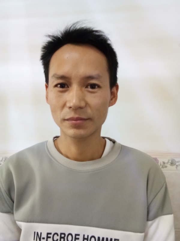 单亲爸爸的第一张照片--贵阳相亲服务中心