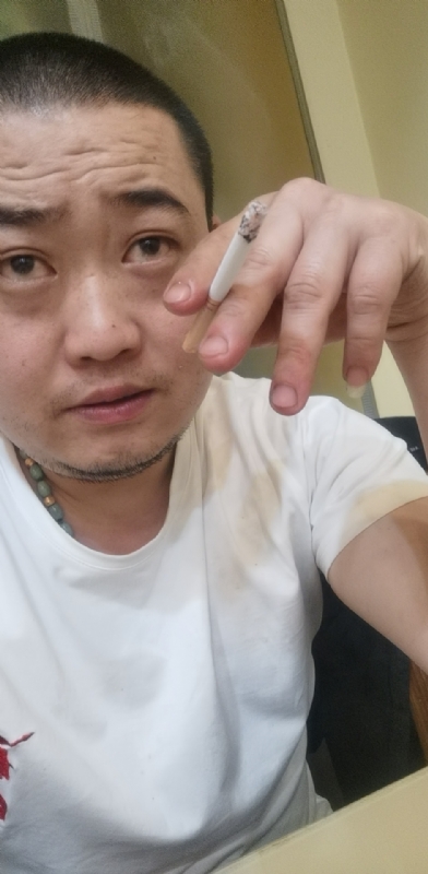 孤独的螃蟹的第一张照片--贵阳相亲服务中心