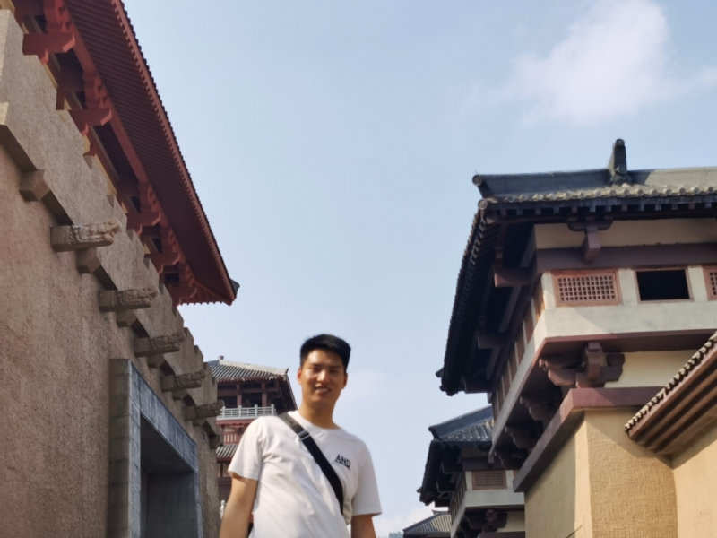 咸鱼不闲的第二张照片--贵阳相亲服务中心