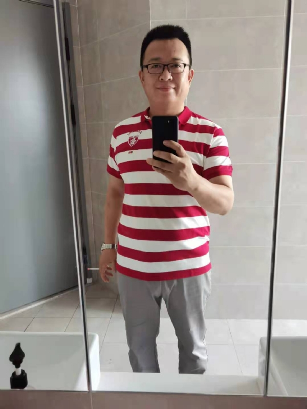 行走的打桩机的第一张照片--贵阳相亲服务中心