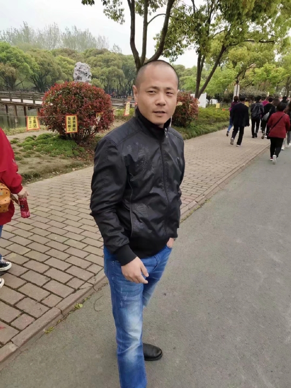 傻子的第一张照片--贵阳相亲服务中心