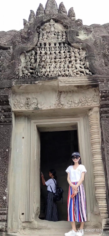 桃花与酒的第二张照片--贵阳相亲服务中心