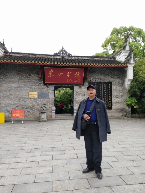 孤独的老帅的第二张照片--贵阳相亲服务中心