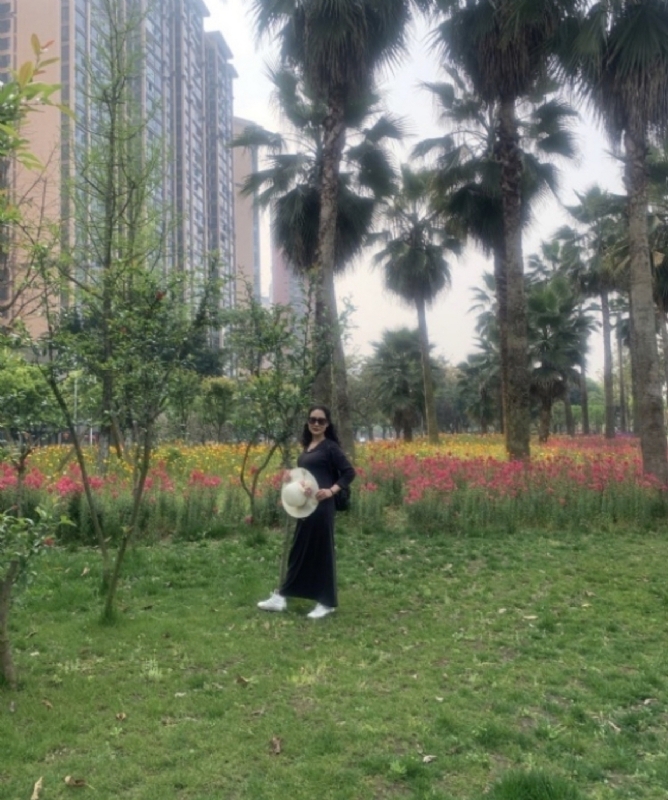 粉墨登场的第一张照片--贵阳相亲服务中心