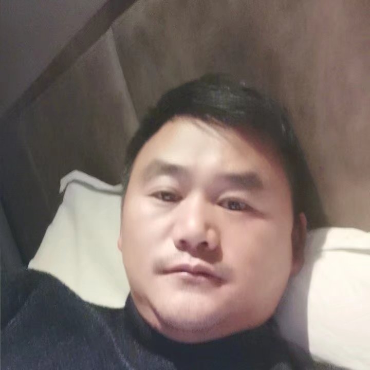 奔跑的第四张照片--贵阳相亲服务中心