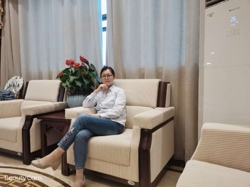 秋水伊人的第一张照片--贵阳相亲服务中心