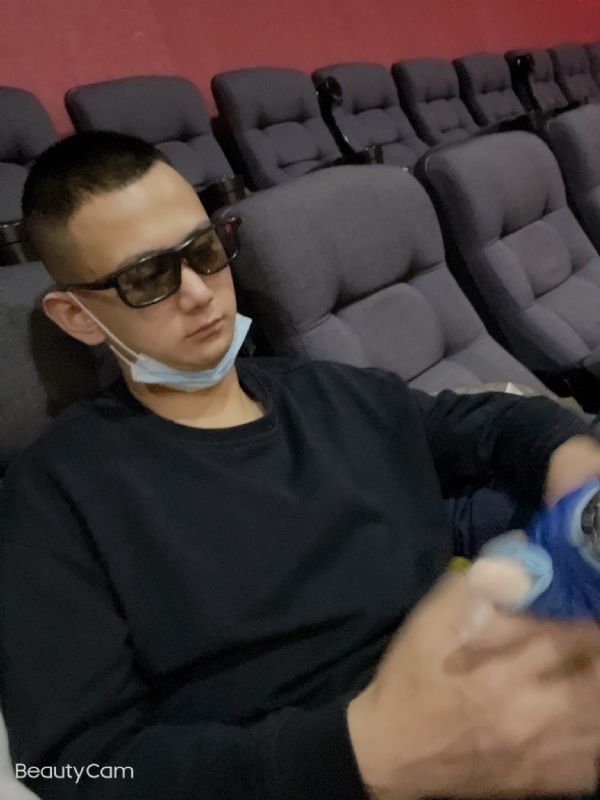 小五的第三张照片--贵阳相亲服务中心