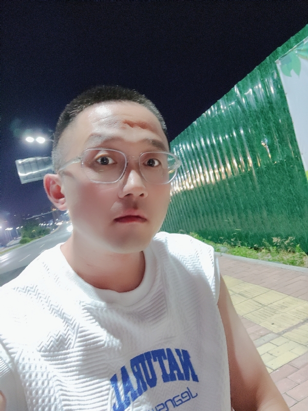 清风烈酒的第一张照片--贵阳相亲服务中心